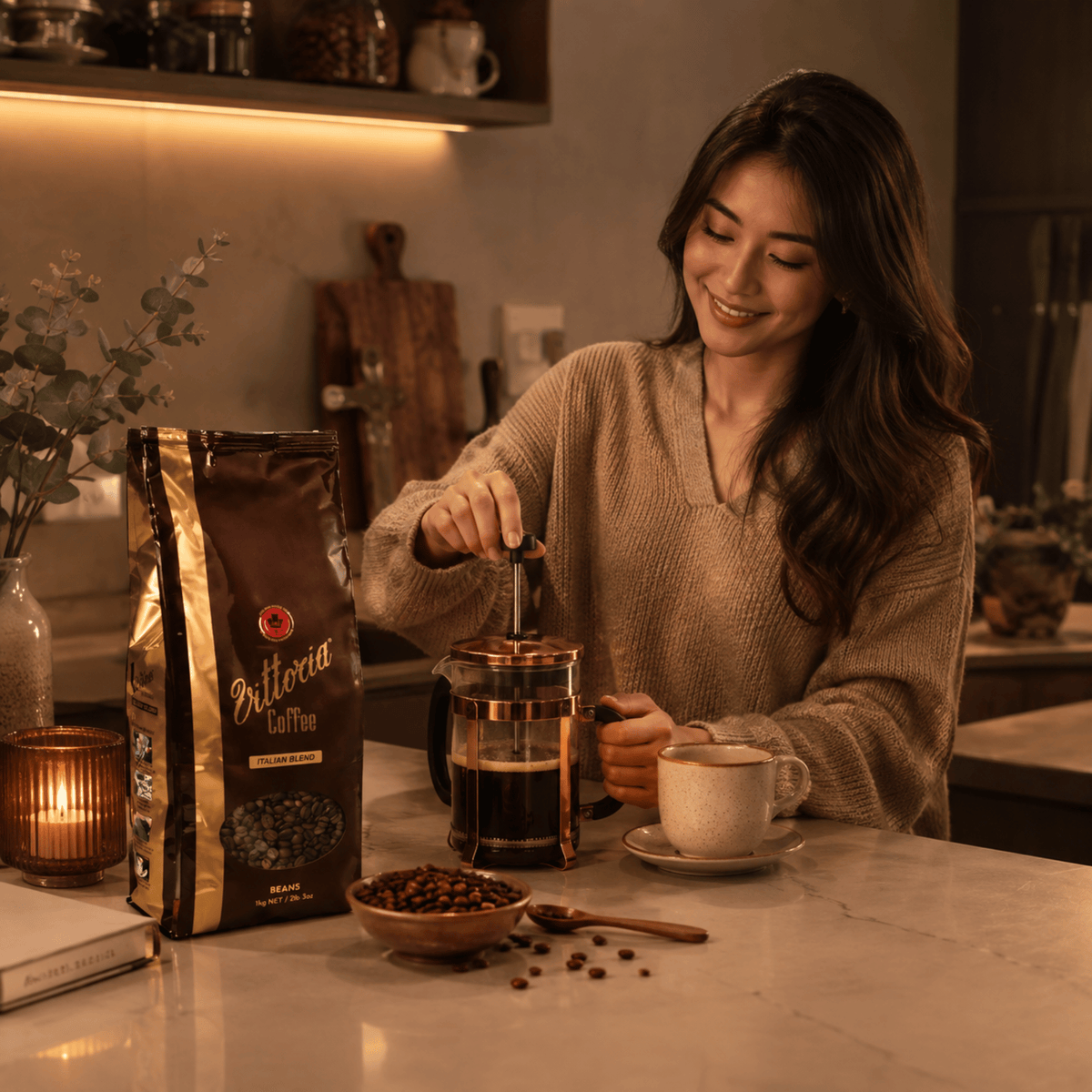 Vittoria Italian Blend Whole Coffee Beans freshly ground for espresso, smooth medium roast 11/15 intensity coffee for home baristas, cafés and offices